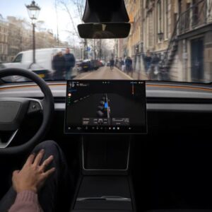 Image article FSD : la France bloque le système de conduite autonome de Tesla