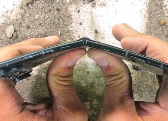 Galaxy Z Fold 8 bend test