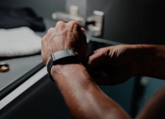 Qalo bracelet connecté
