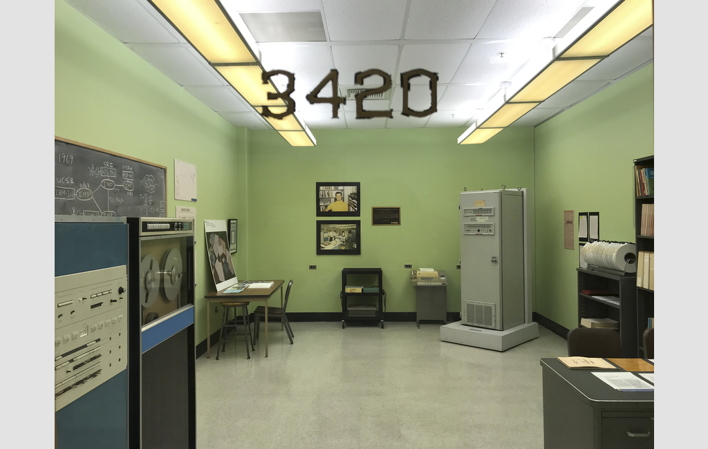 02 Internet Room 1