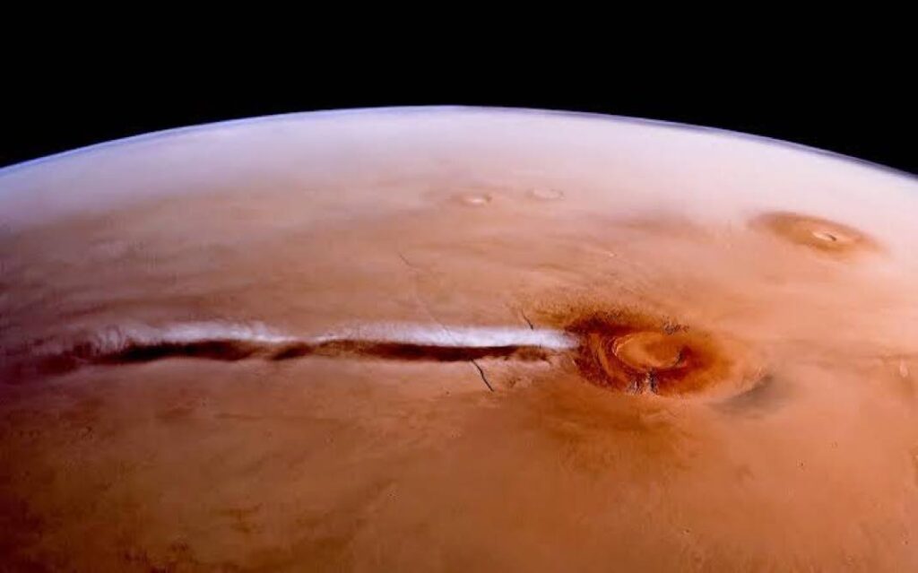 Mars nuage Arsia Mons